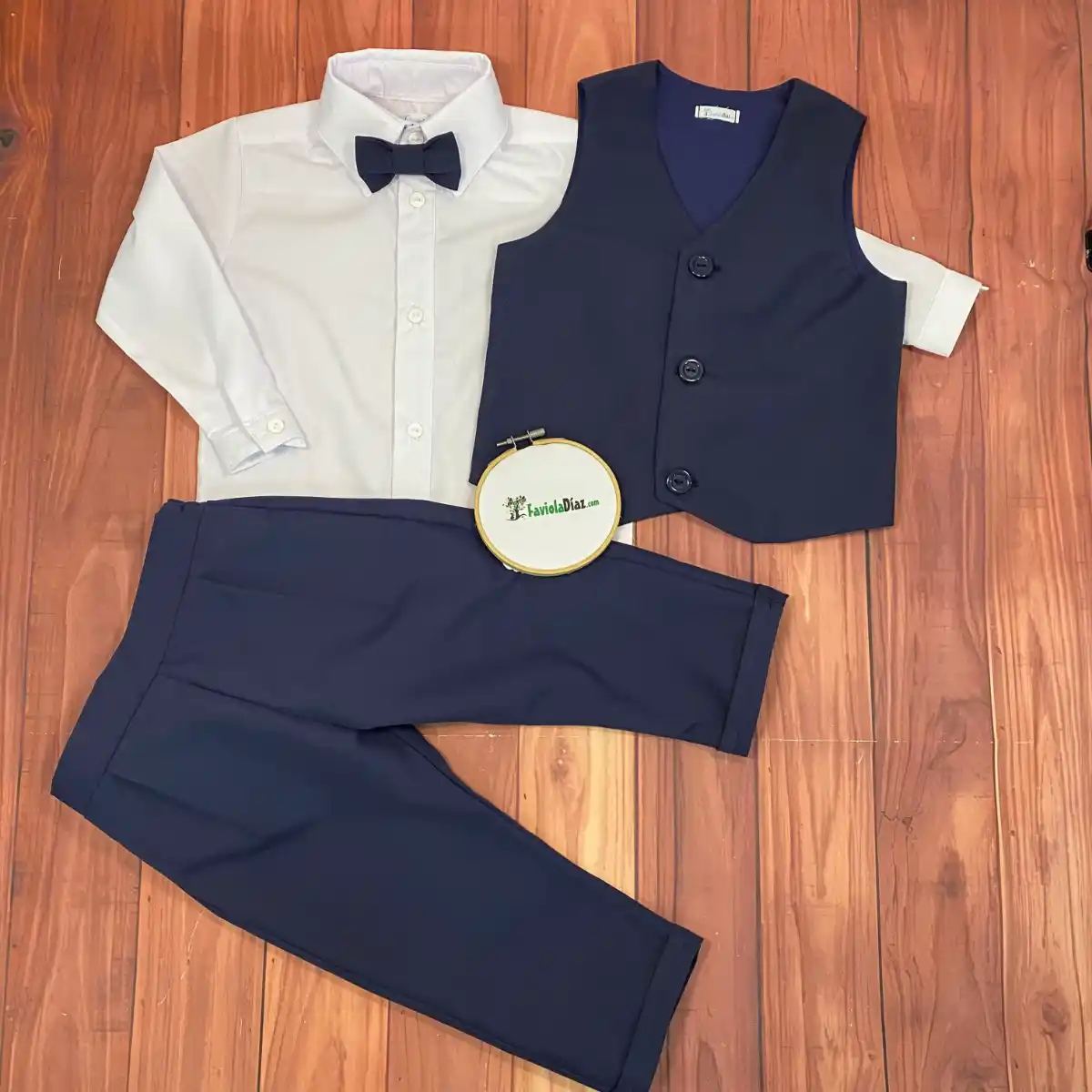 Conjunto Azul Marino para Niño con Chaleco, Camisa y Pantalón Q27885