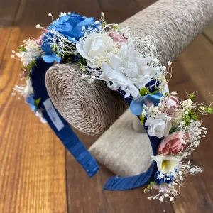 Diadema Azul Marino con Flores Azul, Palo Rosa, Blanco, Rosado y Verde Brenda Q28263