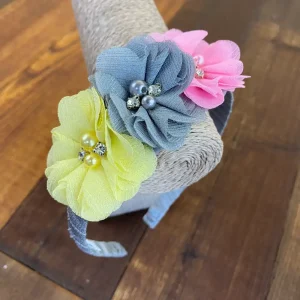 Diadema Camila Gris con Flores Amarillo, Gris y Rosado Q28303