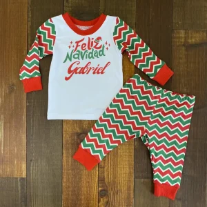 Pijama Navideña Roja y Verde con Feliz Navidad y Nombre Q29059