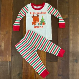 Pijama Navideña Roja y Verde con Reno Feliz Navidad y Nombre Q29066
