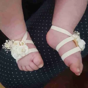 Sandalias Pie Descalzo Beige con Flores Lydia Q29248