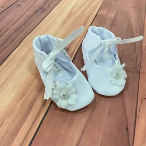 Zapatillas Blanca para Bautizo con Perlas Courtland Q31610